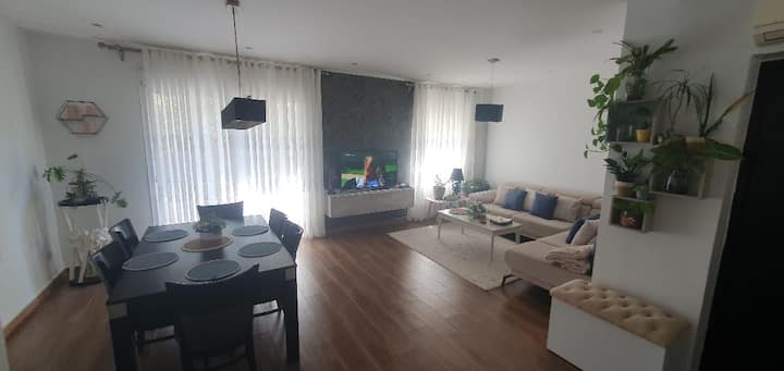 Grand Appartement 2 Chambres Calme, Clim & Parking - Alger