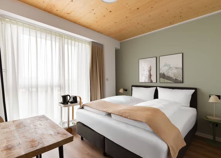 Limehome Mannheim City Center | Queen Room - Mannheim