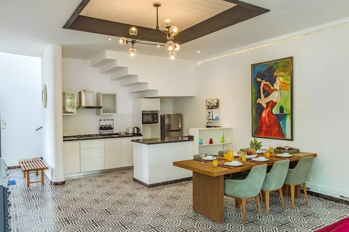 Full kitchen image 1