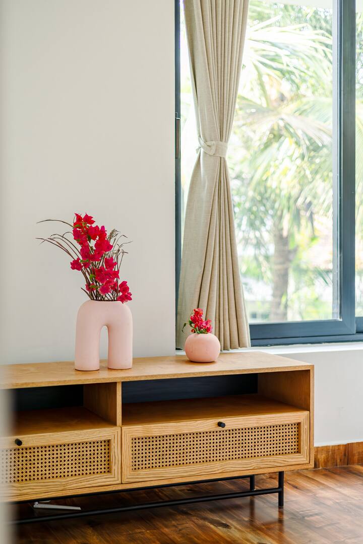 Living room image 6