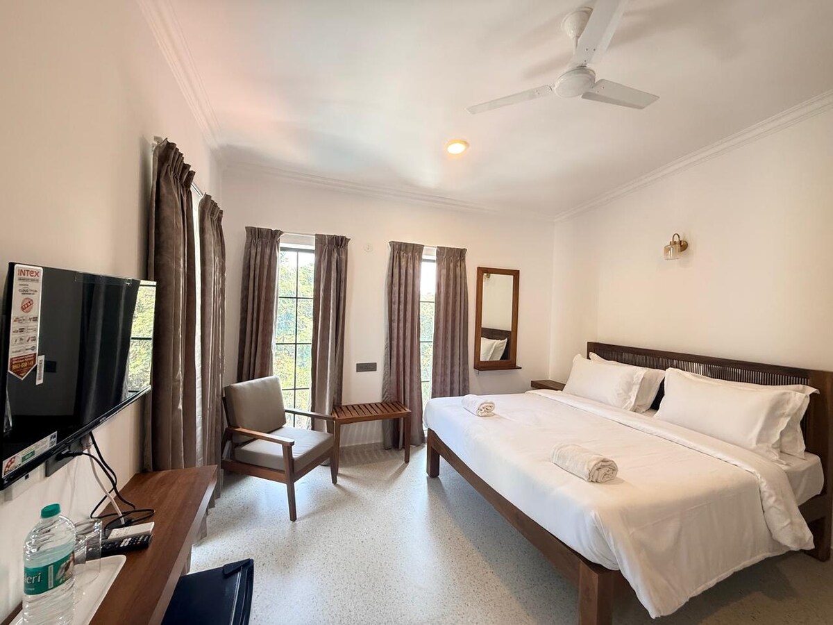 Family Suite Hideaway Pool View - Hotels for Rent in Goa, Goa, India ...