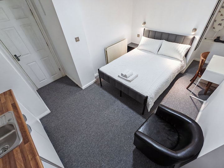 Rose Studio - Self Contained Studio Flat - Oxford Brookes University