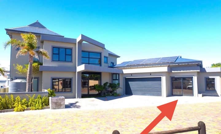 The Place To Stay - Jeffreys Bay