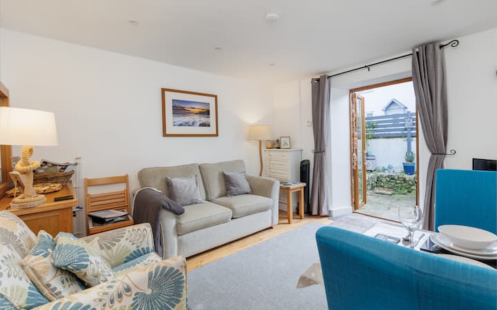 Vectis Cottage A Cosy Seaside Escape. - Shanklin