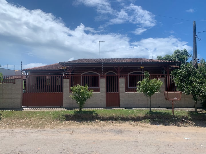 Casa Com áRea De Lazer 300m Da Praia E Bar Do Xico - Serra