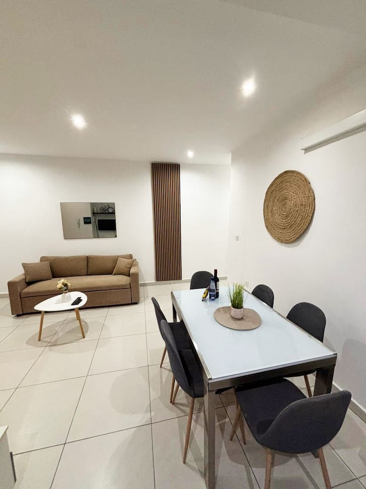 Large Paceville Central Apartment 3 - Malta