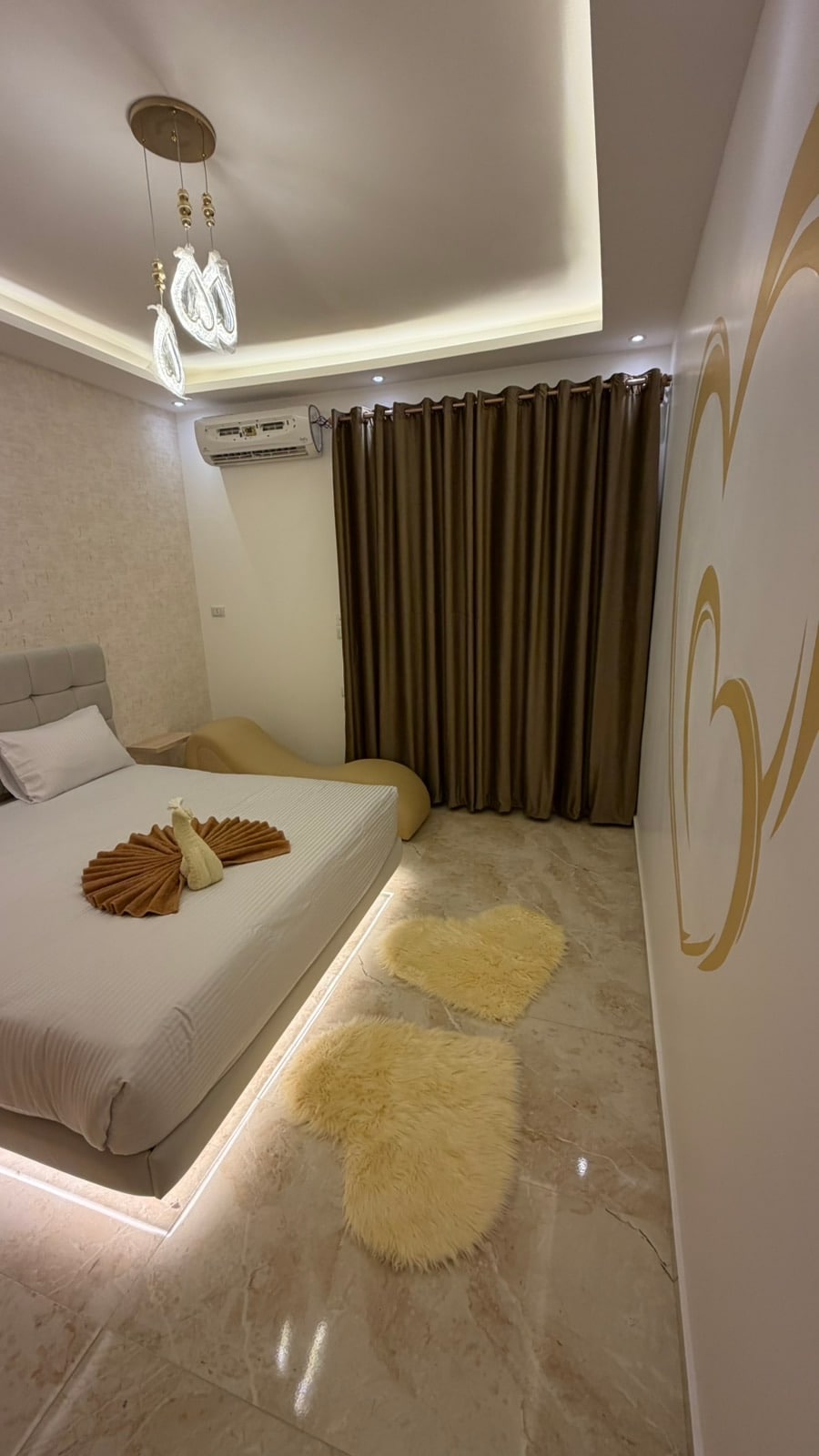 Golden Heart Flat - detaliu