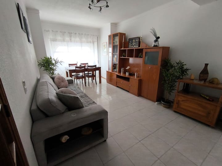 T2 Junto à Praia. Roupa Cama 3°piso Sem Elevador - Monte Gordo