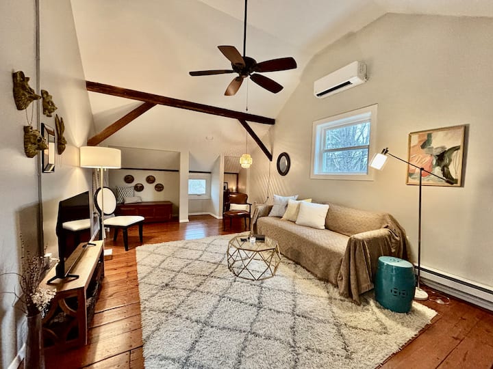 The Carriage House - Bloomsbury, NJ