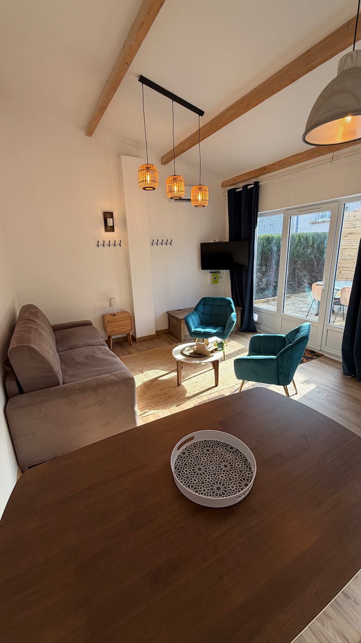 Proche Métro, Maison Climatisée Avec Terrasse - Oullins