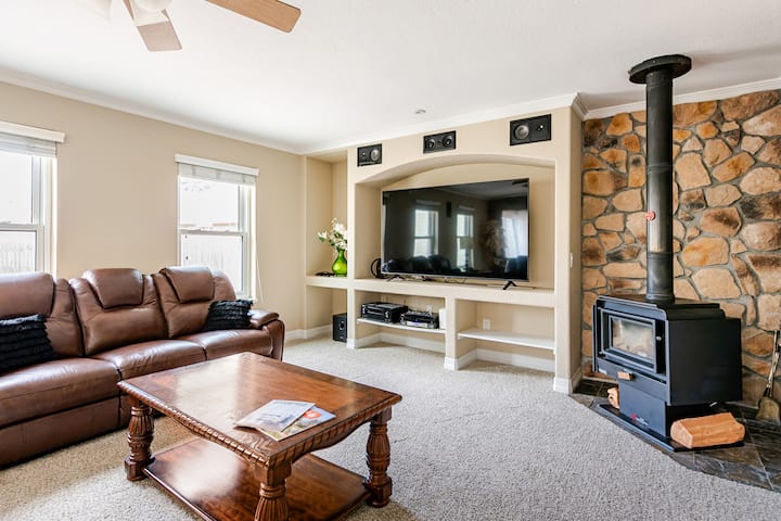 Old-spacious Country Club Golf Course Retreat - Broomfield, CO