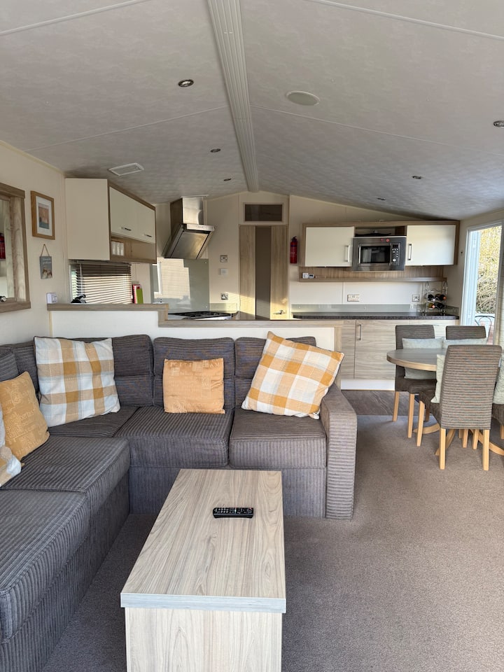 Linda’s Sea Breeze Holiday Home - Lymington