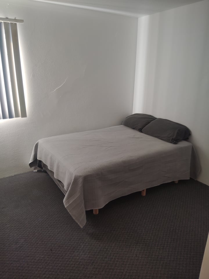 Двойно легло за 2 души 

Двойно легло за 2 души 