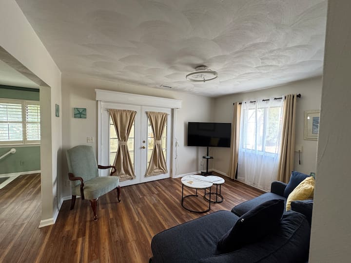 Cozy Obx Retreat • Hot Tub • Bikes • Near Sound - Kill Devil Hills, NC