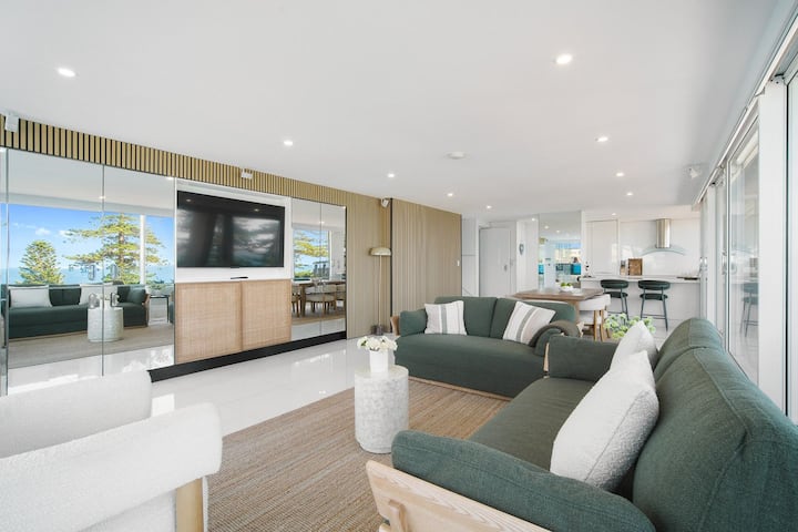 Manly Beach Penthouse + Infinity Pool - 맨리