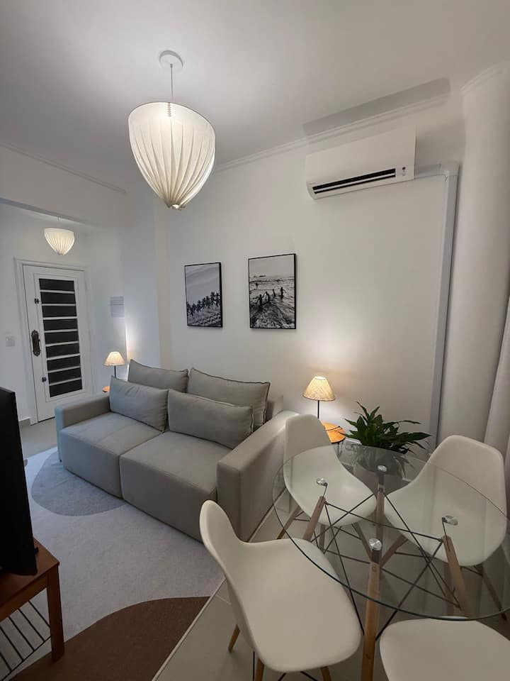 Apt Reformado Ac, Garagem, Vista Mar, Pé Na Areia! - 聖多斯