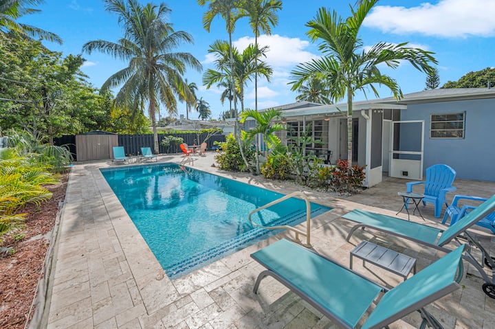 The Blue Heaven -Private Pool Hideaway- Sleeps 11 - North Miami, FL
