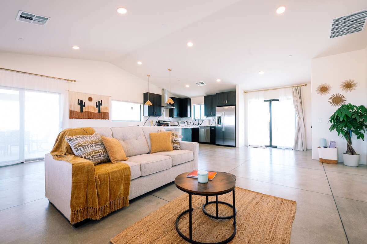 Successful Airbnb property: Casa Desert Marigold• Jacuzzi+Fire Pit Stargazer in High Desert