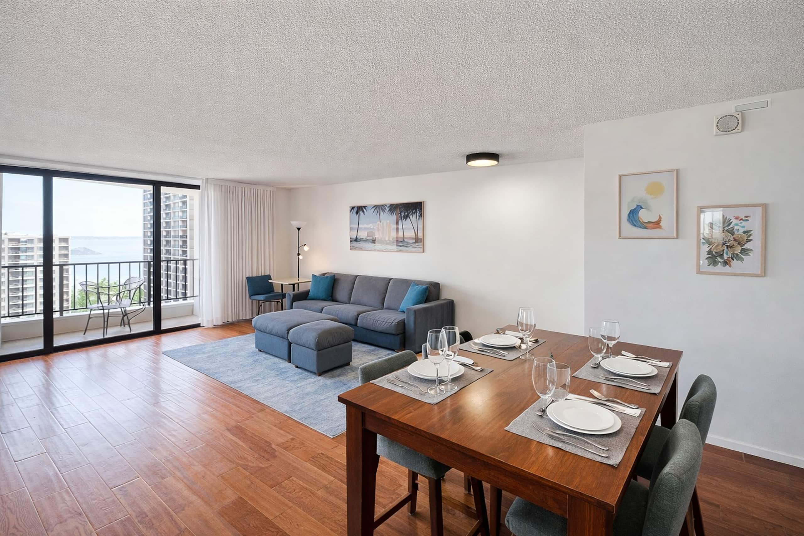 Corner Condo | Near Waikiki Beach | Free Parking - Image 18