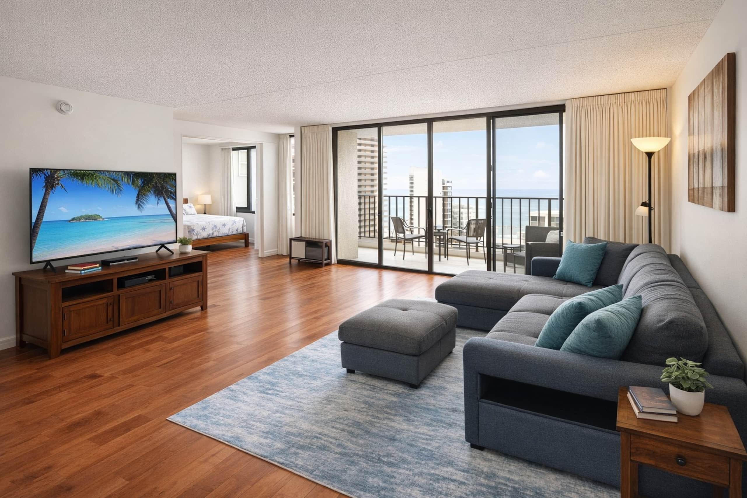 Corner Condo | Near Waikiki Beach | Free Parking - Image 2