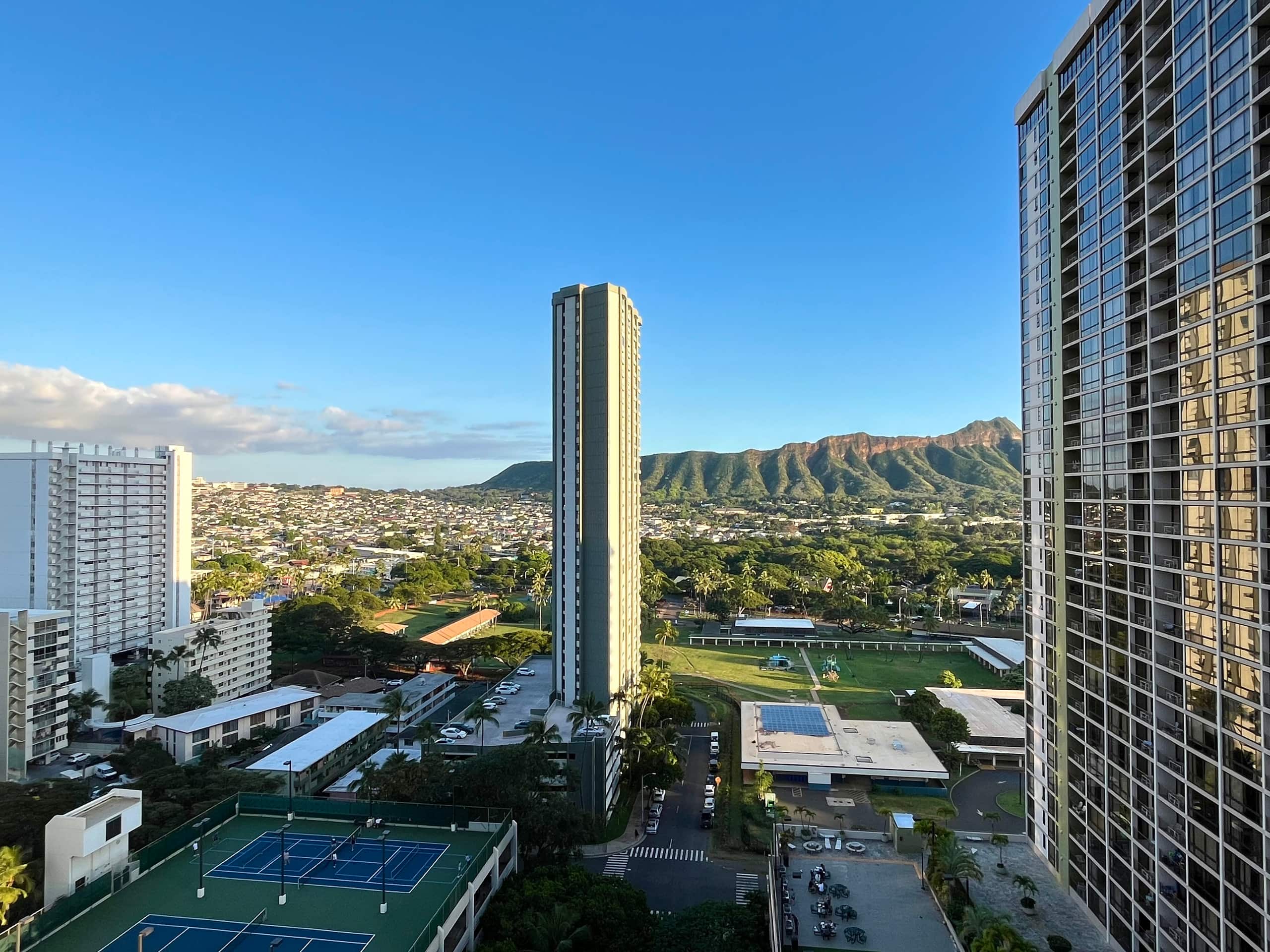 Corner Condo | Near Waikiki Beach | Free Parking - Image 10