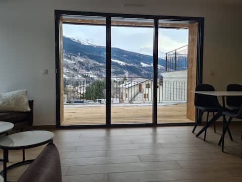 Top Airbnb: Entire apartment in a new chalet. in Bourg Saint Maurice