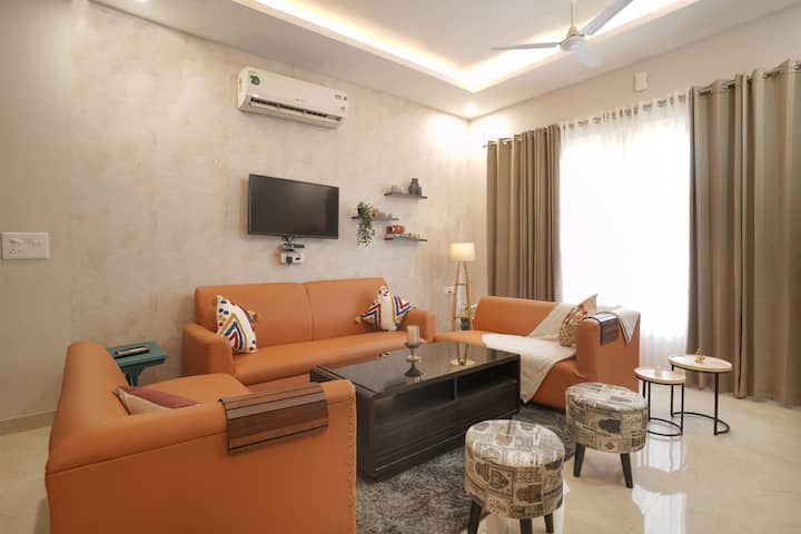 Five Door Retreat | 5bhk - Dehradun | By Homeyhuts - Dehradun