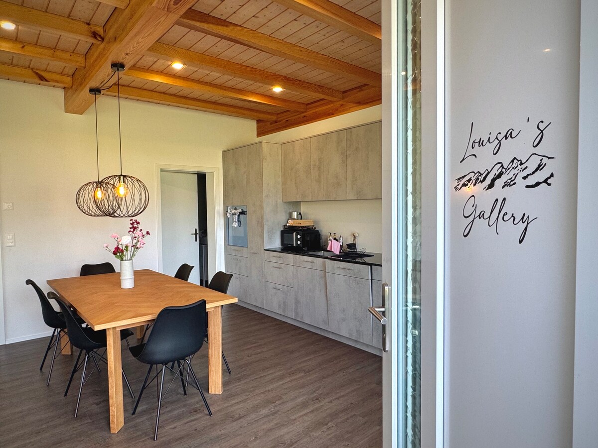 Top Airbnb: Hot Tub· Mountains & Nature · Group Stay · 2 Apts in Alt St. Johann