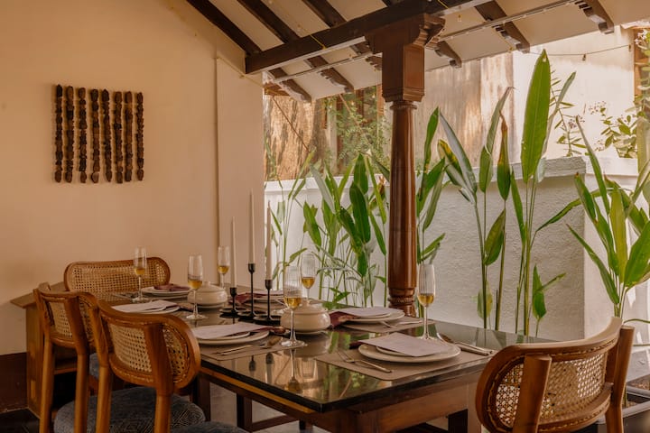 Dining area image 3