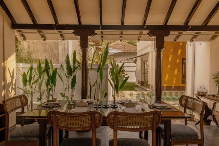 Dining area image 1