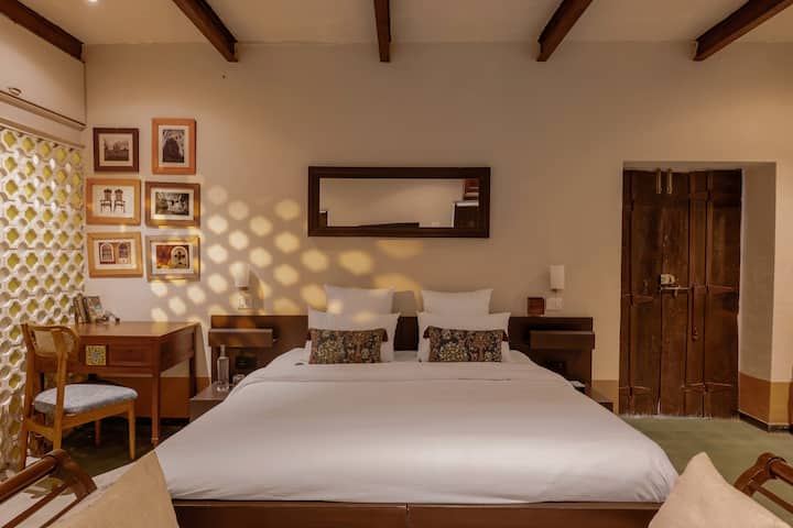 Bedroom 1 image 3