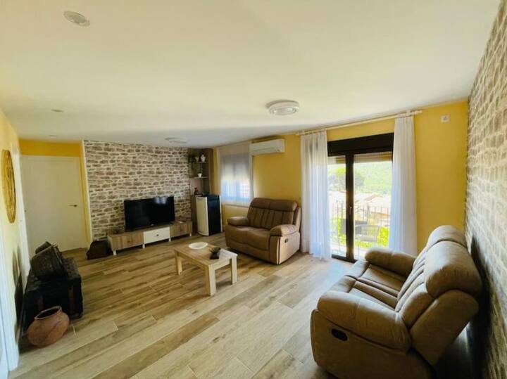 Pet-friendly Boutique Accommodation With Views - Gata