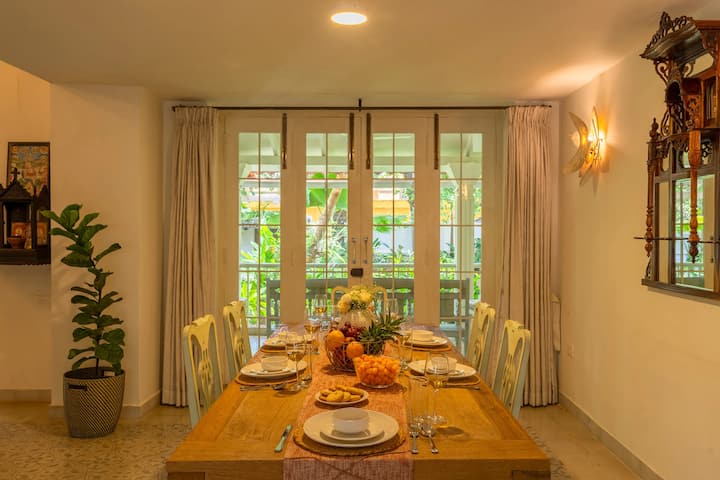 Dining area image 2