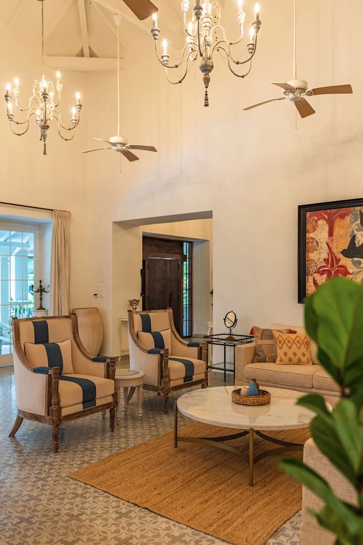 Living room image 6