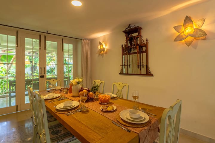 Dining area image 1