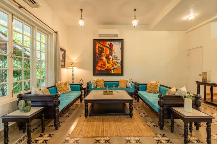 Living room image 2