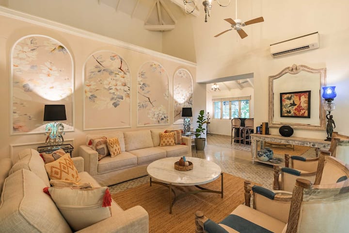 Living room image 3