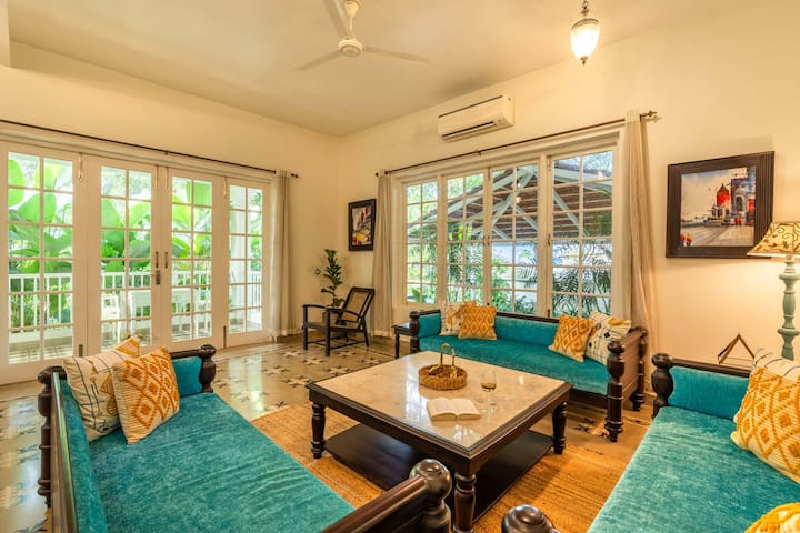 Living room image 1