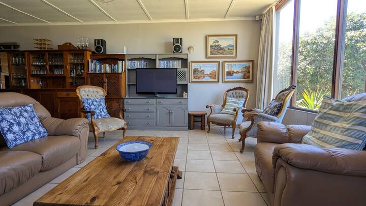 Spacious Family Beach House | Covered Braai - Port Alfred