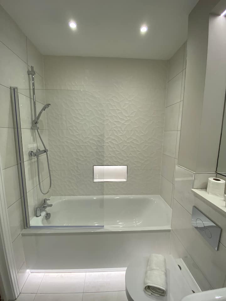 Studio Apartment Town Centre - High Wycombe