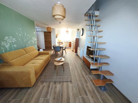 Top performing Airbnb: Le Bol D'R facing the sea in Le Portel