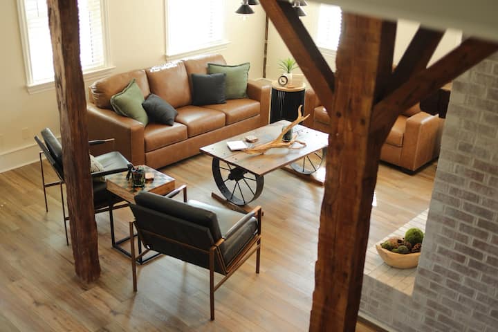 The Pines - Bed & Breakfast - Luxury Retreat - Buckeye Lake, OH