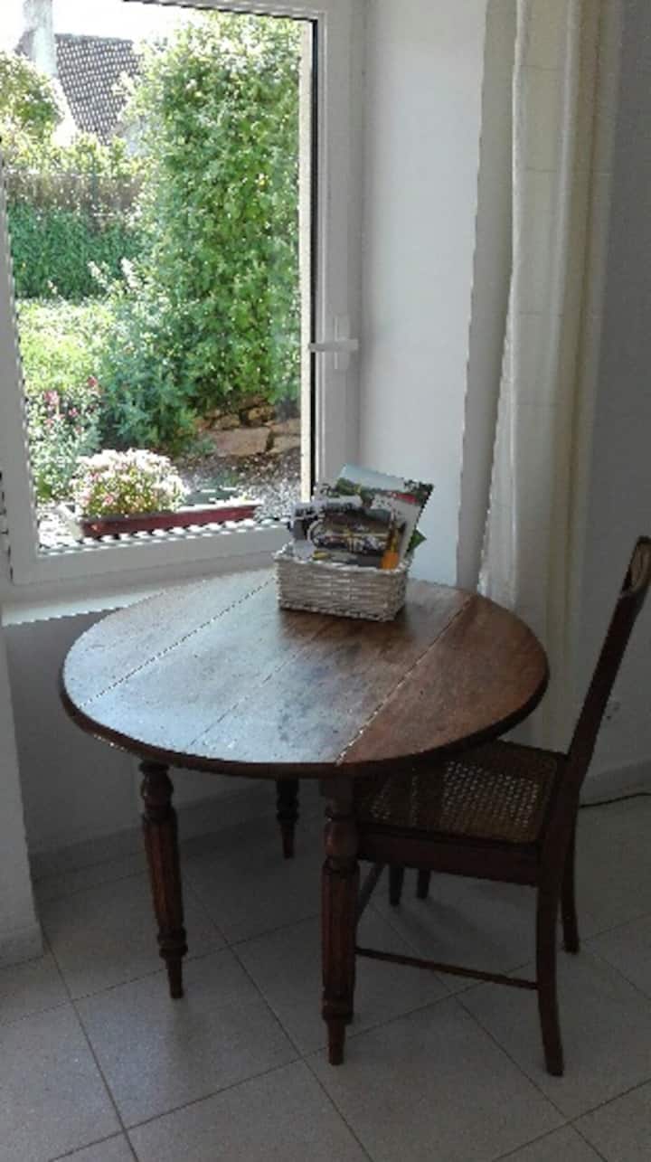 Charmante Maison Dans Un Village Médiéval - Fresnay-sur-Sarthe