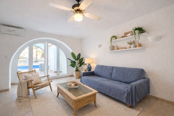 Villa Al Canal Con Piscina Privada Y Amarre - Costa Brava