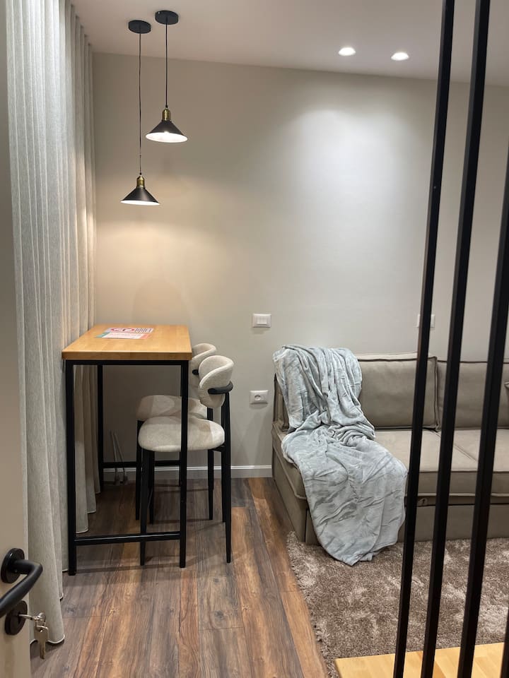 Liam’s Cozy Villa – Attic Duplex Retreat - Korçë