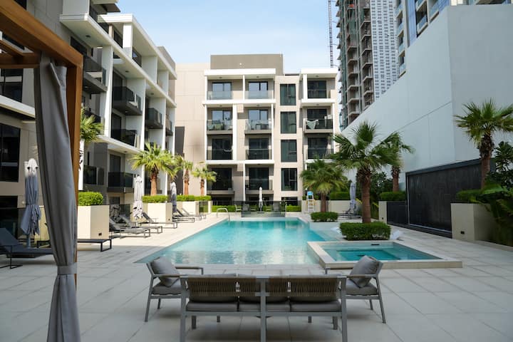 Luxury 2br In Jvc | Near Circle Mall | Pool & Gym - Dubai