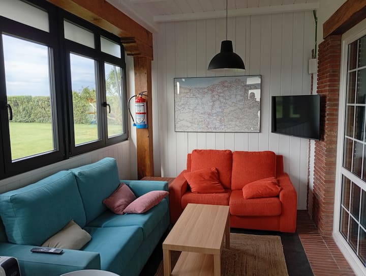 Apartamento Completo Dentro De Un Chalet Y Finca. - Santander