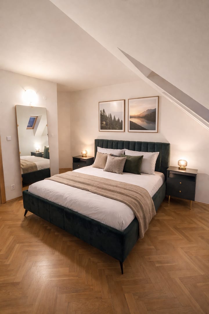 Cozy & Modern Apt •Old Town•walk Everywhere! - Prague