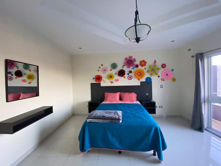 Casa De Vacación En La Ciudad. - El Salvador