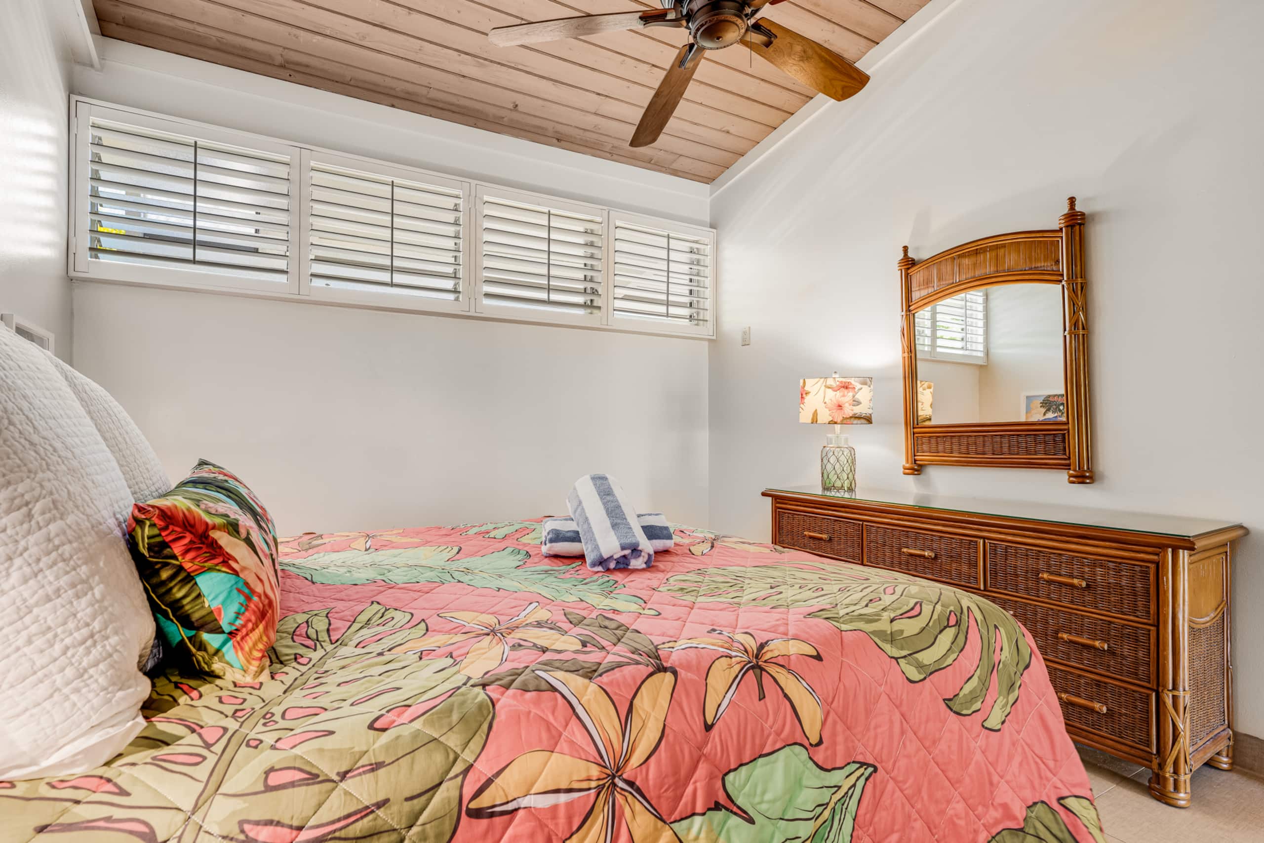 Spacious Maui retreat near Napili Bay AC & Pools - Image 3